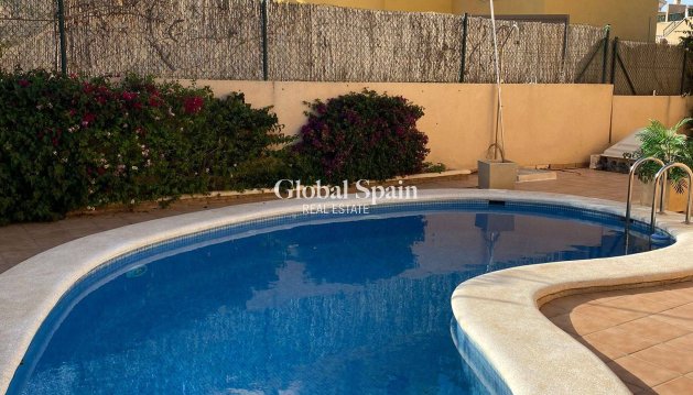 VILLA - Wiederverkauf - ORIHUELA COSTA -
                VILLAMARTÍN