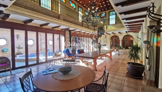 VILLA - Wiederverkauf - ORIHUELA -
                Inland