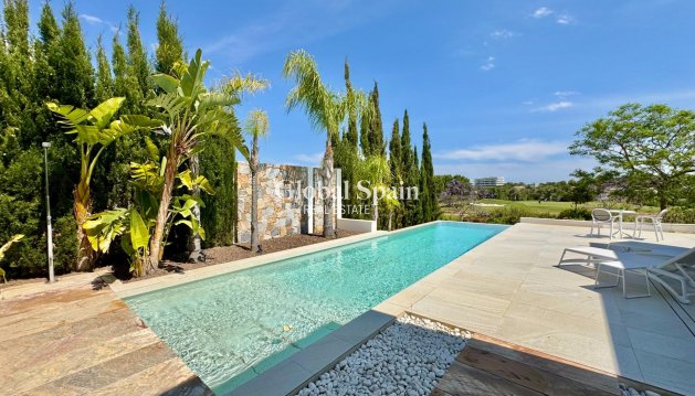 VILLA - Wiederverkauf - ORIHUELA -
                LAS COLINAS GOLF RESORT