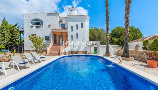VILLA - Wiederverkauf - PINAR DE CAMPOVERDE -
                Costa Blanca