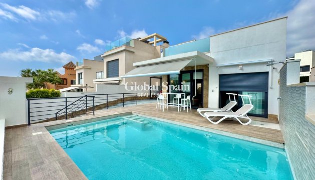 VILLA - Wiederverkauf - SAN MIGUEL DE SALINAS -
                Bellavista