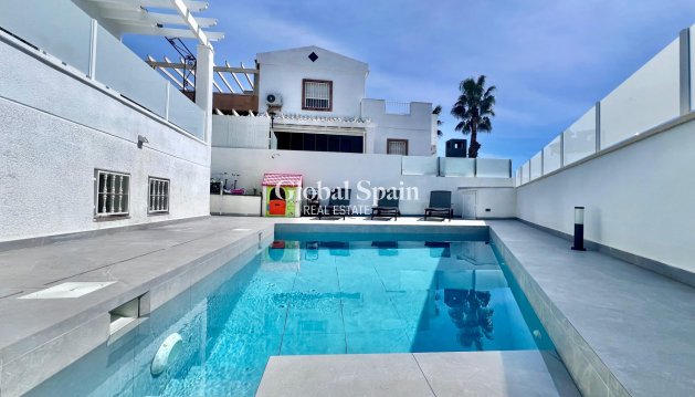 VILLA - Wiederverkauf - SAN MIGUEL DE SALINAS -
                Las filipinas