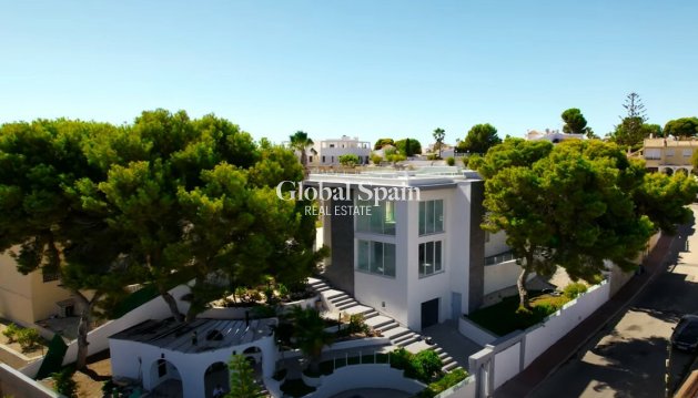 VILLA - Wiederverkauf - TORREVIEJA -
                Costa Blanca