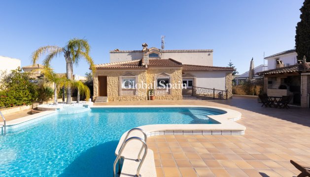 VILLA - Wiederverkauf - TORREVIEJA -
                Costa Blanca