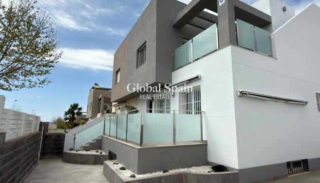 VILLA - Wiederverkauf - TORREVIEJA -
                Costa Blanca