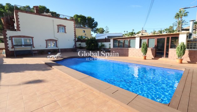 VILLA - Wiederverkauf - TORREVIEJA -
                Costa Blanca
