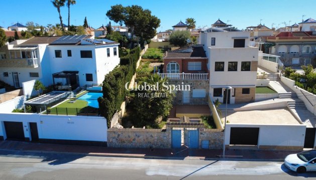 VILLA - Wiederverkauf - TORREVIEJA -
                LOS BALCONES - LOS ALTOS