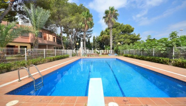 VILLA - Wiederverkauf - TORREVIEJA -
                LOS BALCONES - LOS ALTOS