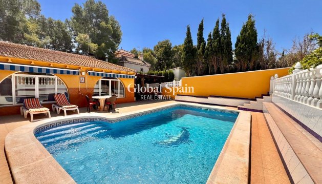 VILLA - Wiederverkauf - TORREVIEJA -
                LOS BALCONES - LOS ALTOS