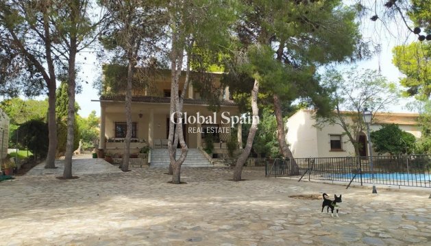 VILLA - Wiederverkauf - TORREVIEJA -
                LOS BALCONES - LOS ALTOS
