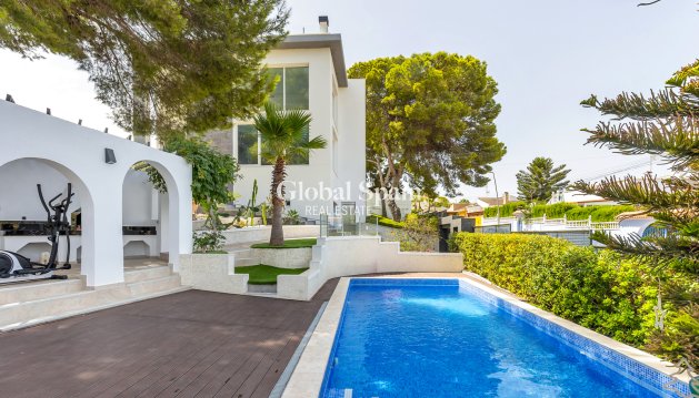 VILLA - Wiederverkauf - TORREVIEJA -
                LOS BALCONES - LOS ALTOS