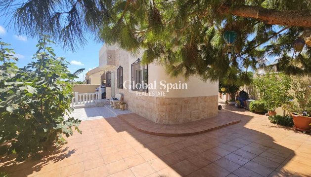 VILLA - Wiederverkauf - TORREVIEJA -
                Torre del Moro