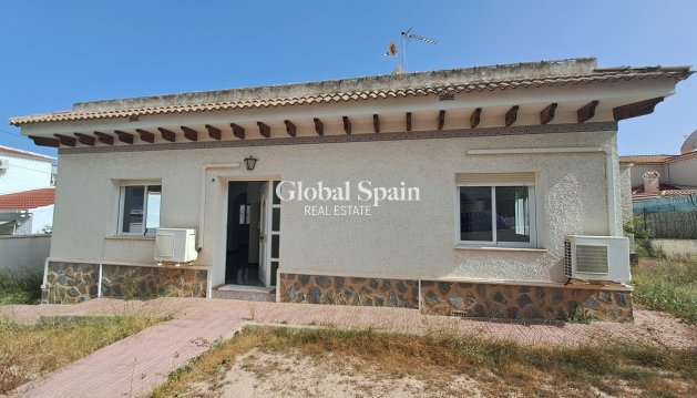 VILLA - Wiederverkauf - VILLAMARTÍN -
                Costa Blanca