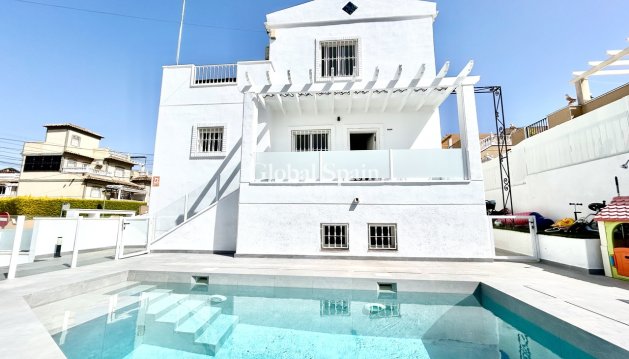 VILLA - Wiederverkauf - VILLAMARTÍN -
                Costa Blanca