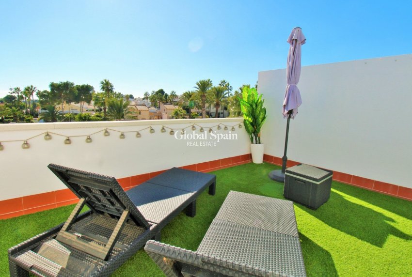 Wederverkoop - 2. Stadswoning -
ORIHUELA COSTA - VILLAMARTÍN