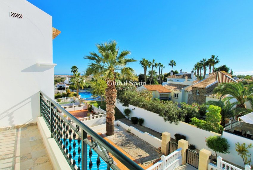 Wederverkoop - 2. Stadswoning -
ORIHUELA COSTA - VILLAMARTÍN