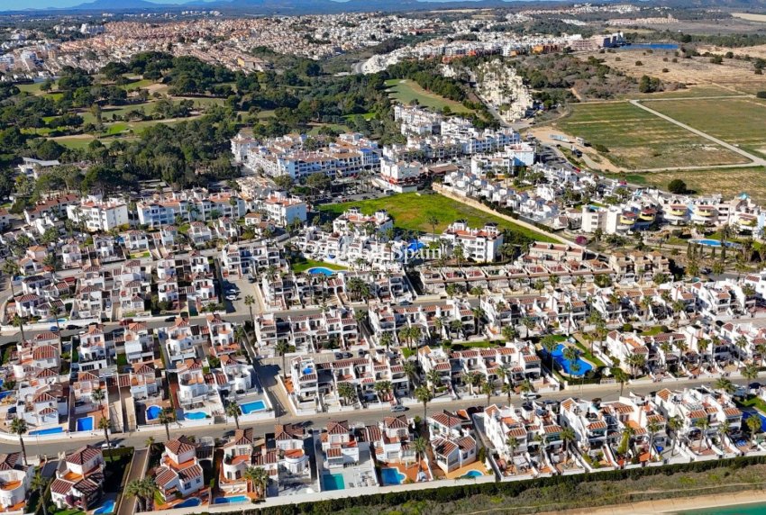 Wederverkoop - 2. Stadswoning -
ORIHUELA COSTA - VILLAMARTÍN