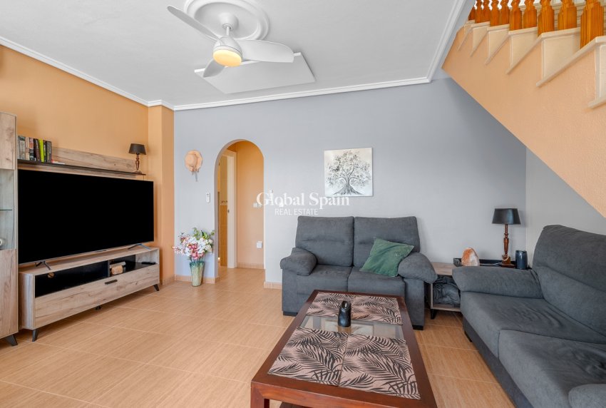 Wederverkoop - 3. Halfvrijstaande villa -
CIUDAD QUESADA - Costa Blanca South