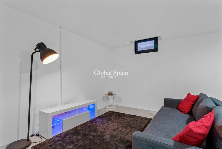 Wederverkoop - 4. Huis - Vrijstaande Villa -
CIUDAD QUESADA - Costa Blanca South