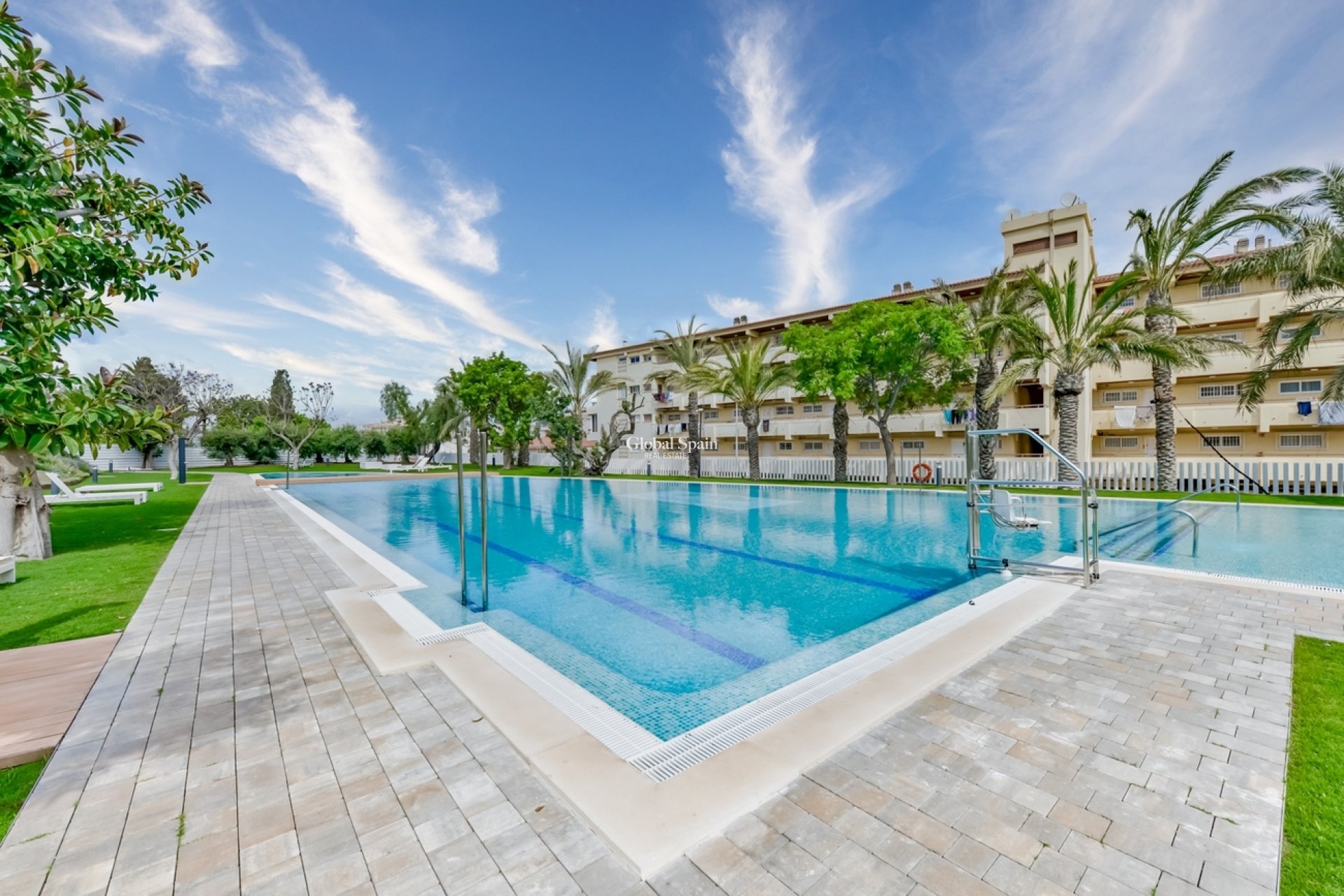 Wederverkoop - APPARTEMENT -
ALFAZ DEL PI - Albir