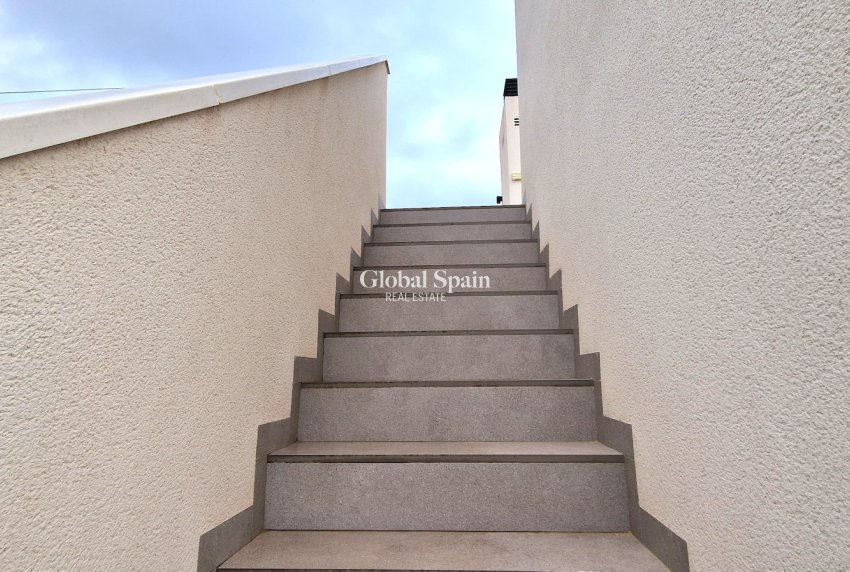 Wederverkoop - APPARTEMENT -
ALGORFA - Inland