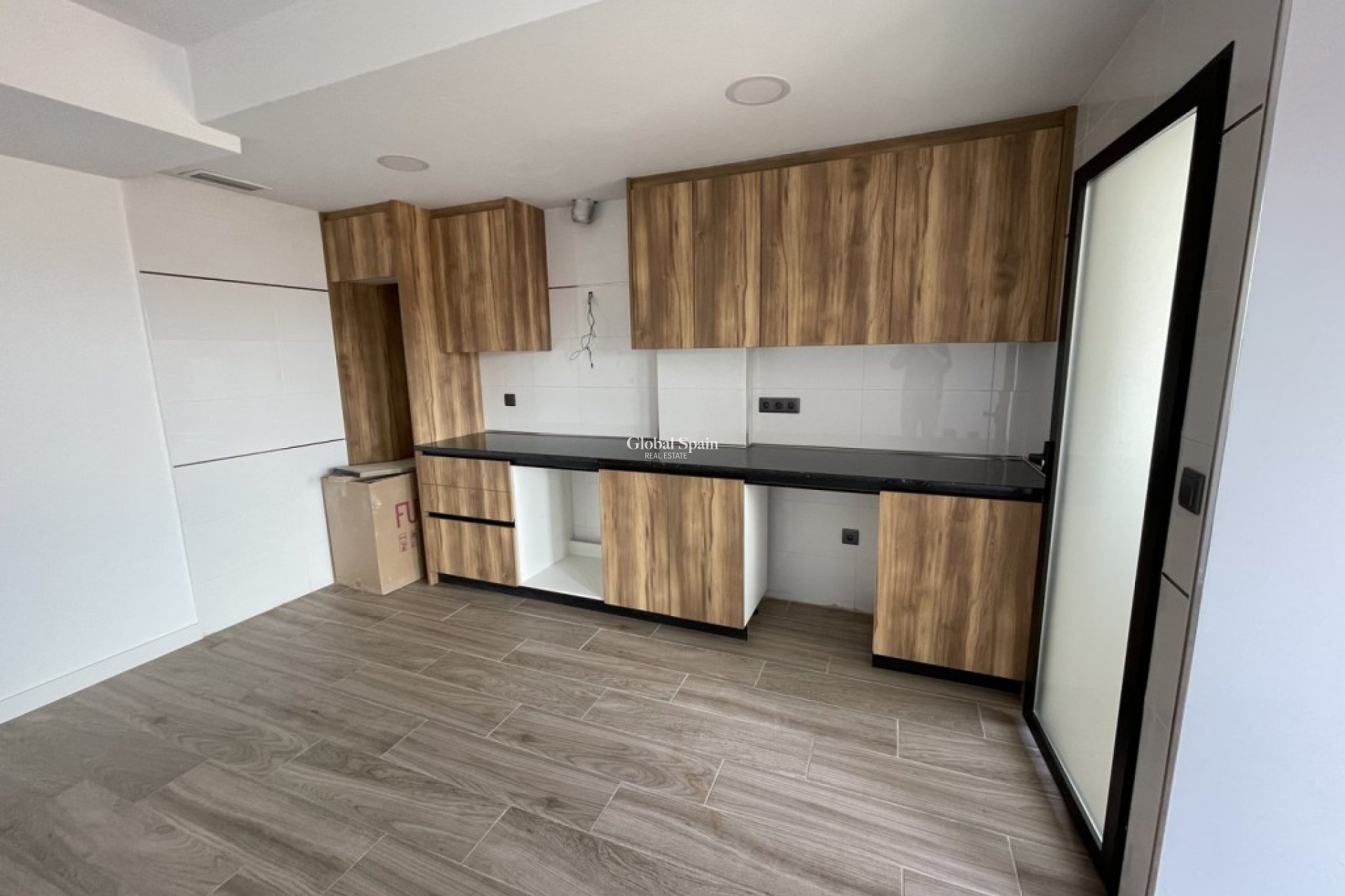 Wederverkoop - APPARTEMENT -
ALGORFA - Inland