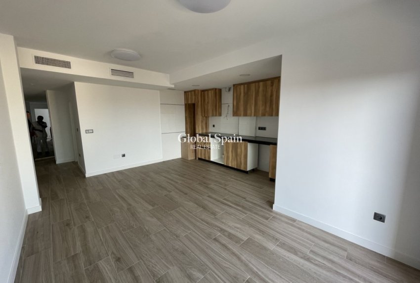 Wederverkoop - APPARTEMENT -
ALGORFA - Inland