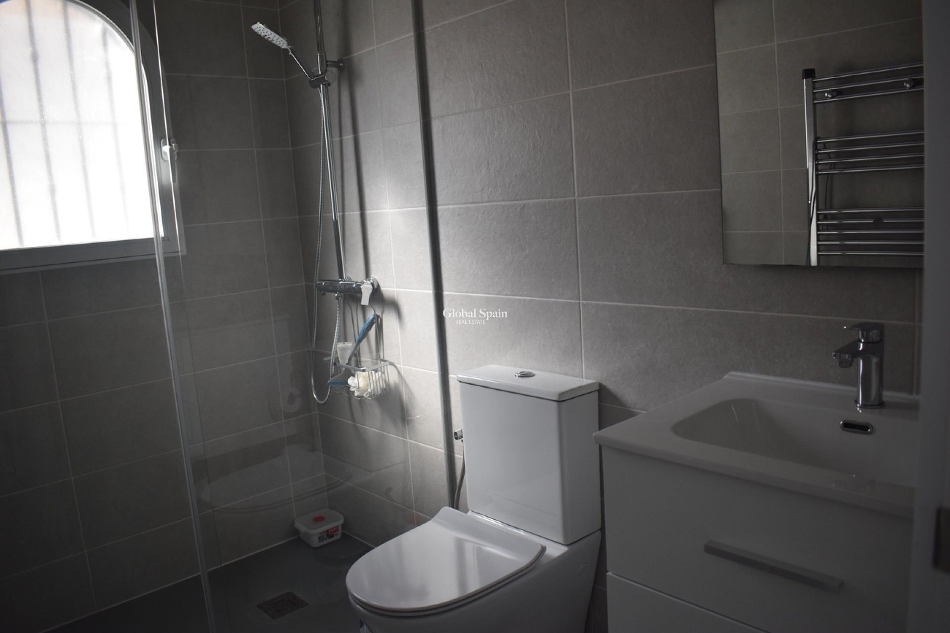 Wederverkoop - APPARTEMENT -
ALGORFA - Inland