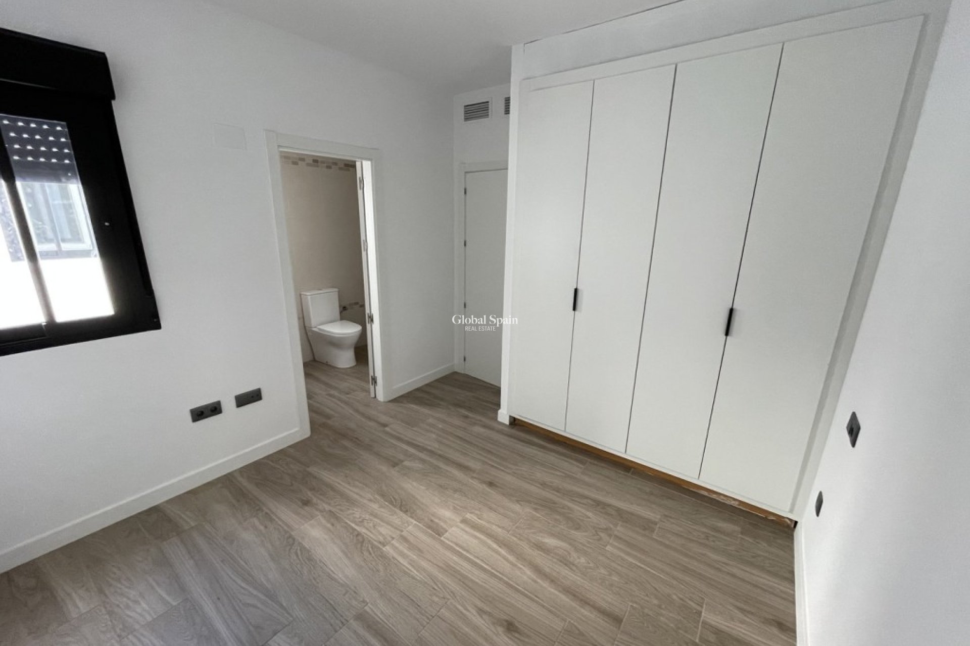 Wederverkoop - APPARTEMENT -
ALGORFA - Inland