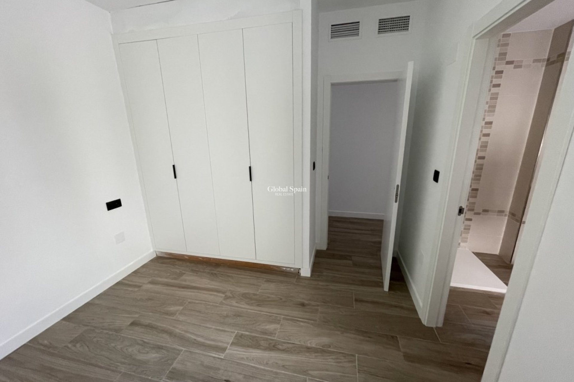 Wederverkoop - APPARTEMENT -
ALGORFA - Inland