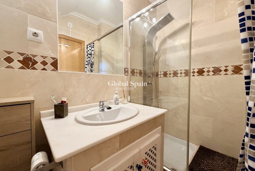 Wederverkoop - APPARTEMENT -
ALGORFA - Inland