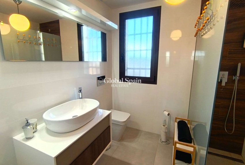 Wederverkoop - APPARTEMENT -
ALGORFA - Inland