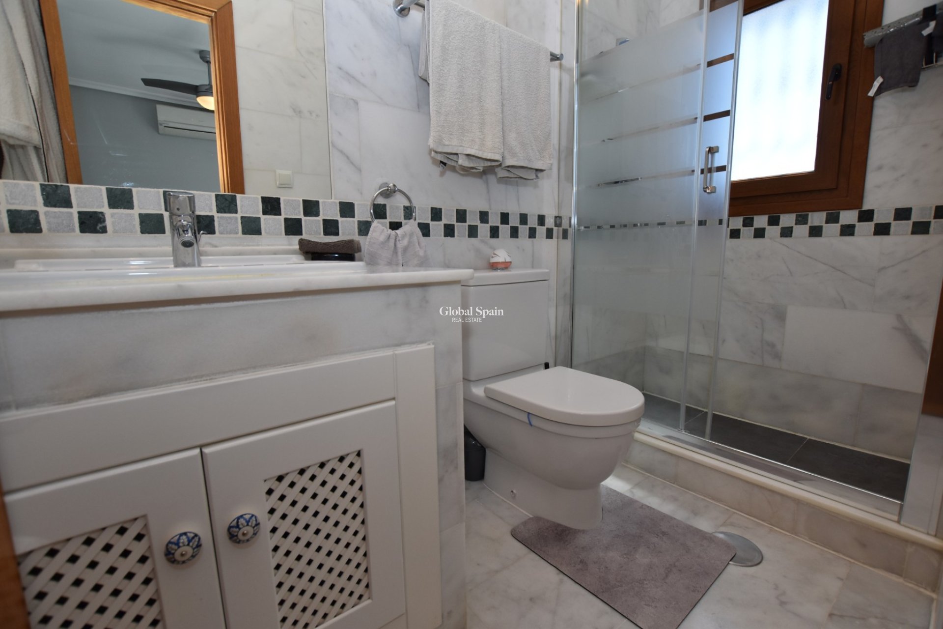 Wederverkoop - APPARTEMENT -
ALGORFA - Inland