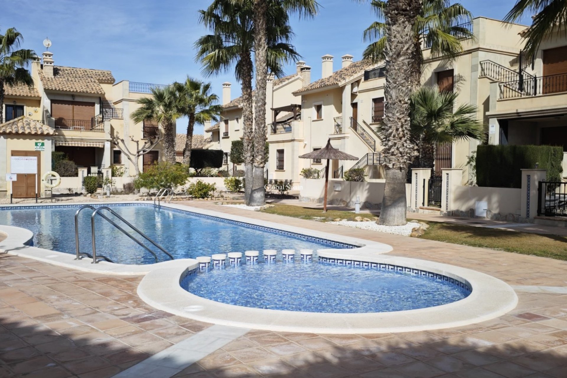 Wederverkoop - APPARTEMENT -
ALGORFA - Inland