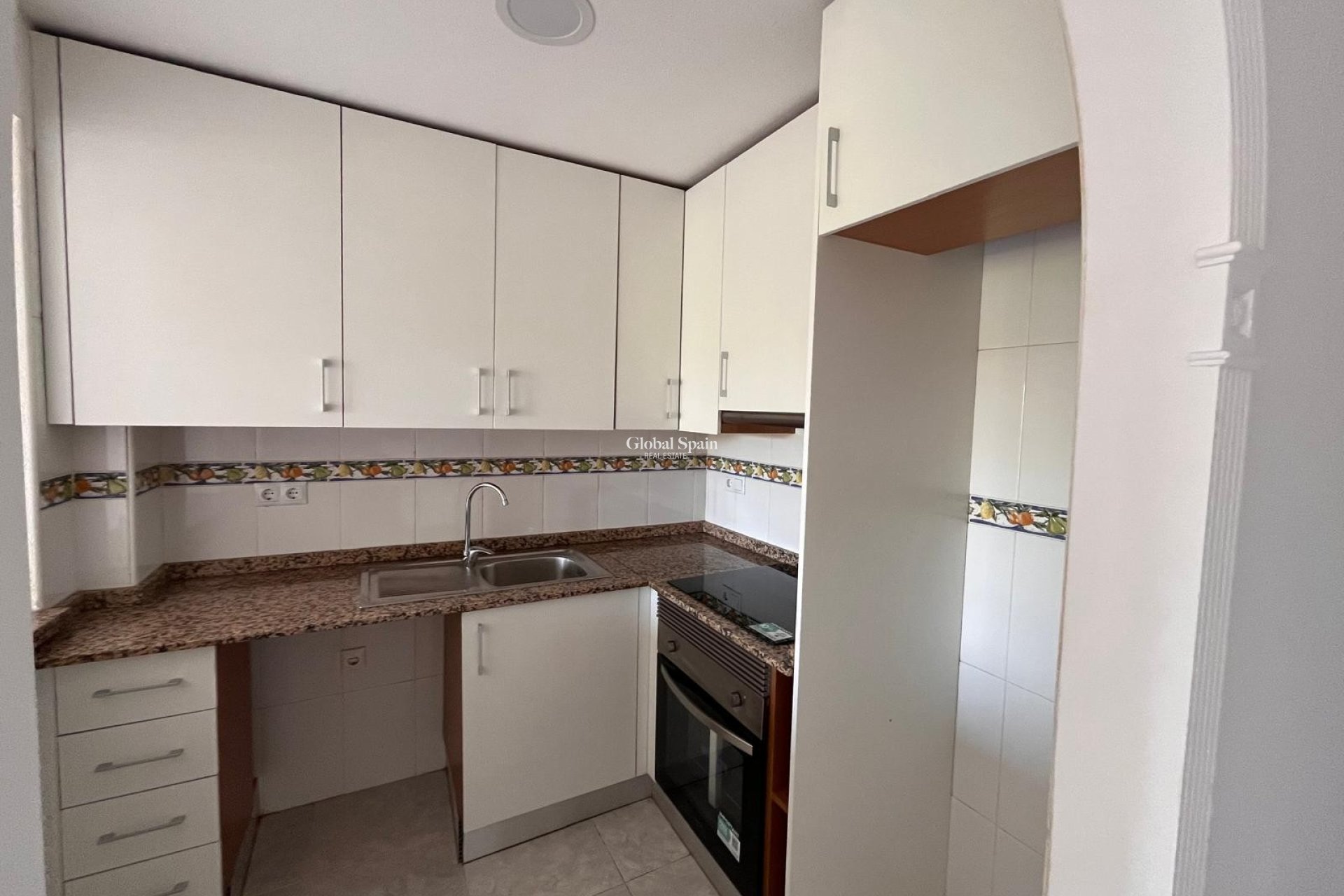 Wederverkoop - APPARTEMENT -
ALGORFA - Inland