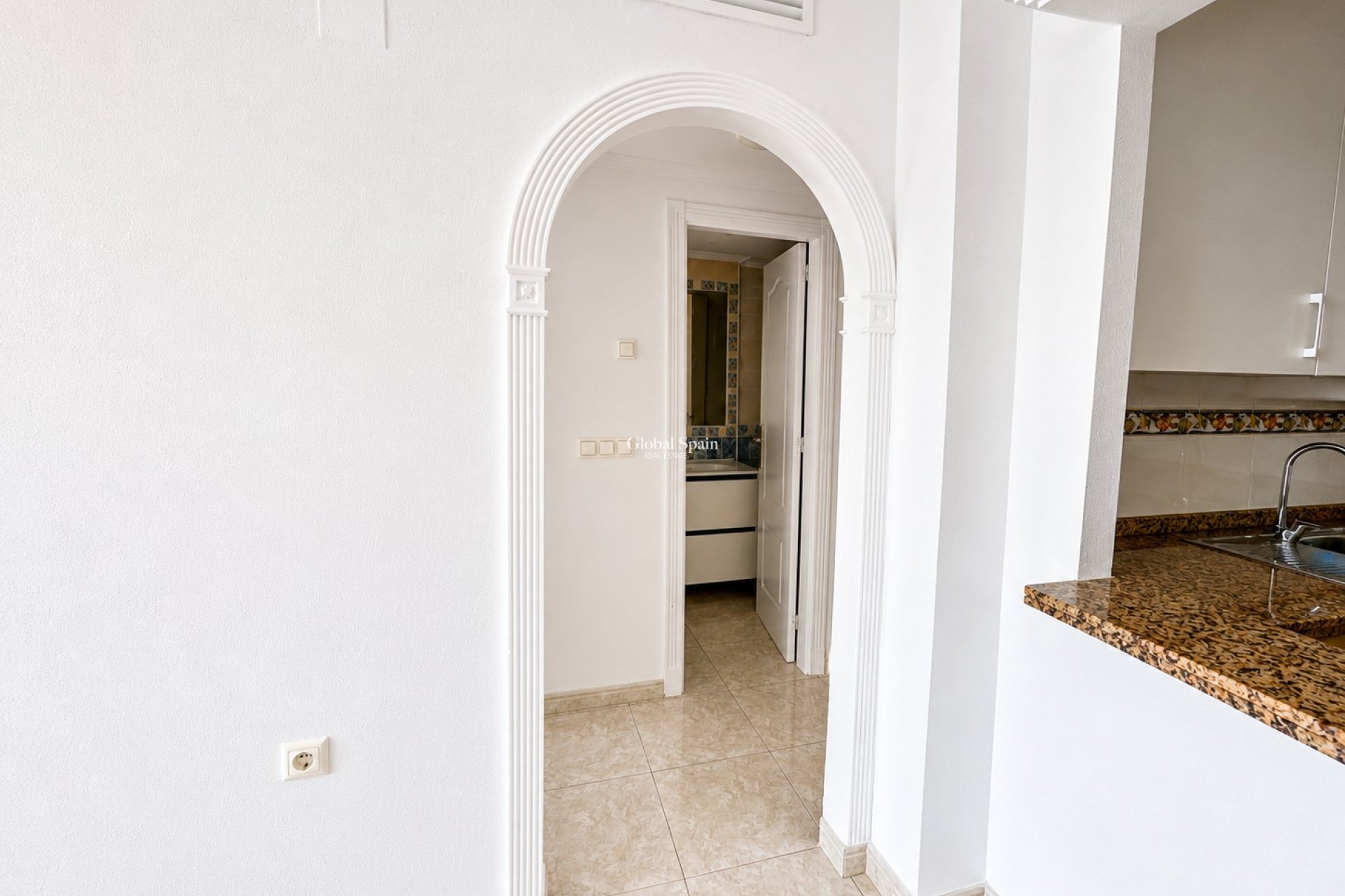 Wederverkoop - APPARTEMENT -
ALGORFA - Inland