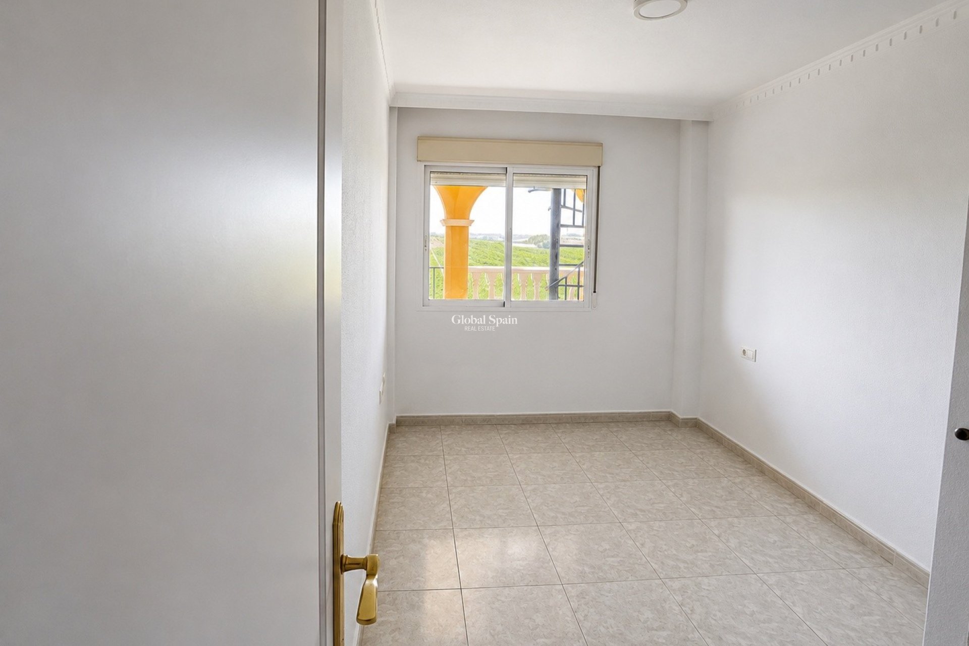 Wederverkoop - APPARTEMENT -
ALGORFA - Inland