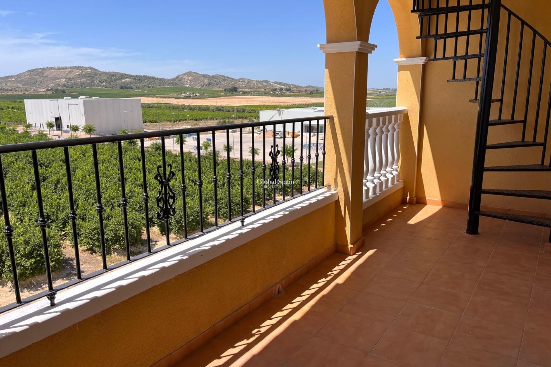 Wederverkoop - APPARTEMENT -
ALGORFA - Inland