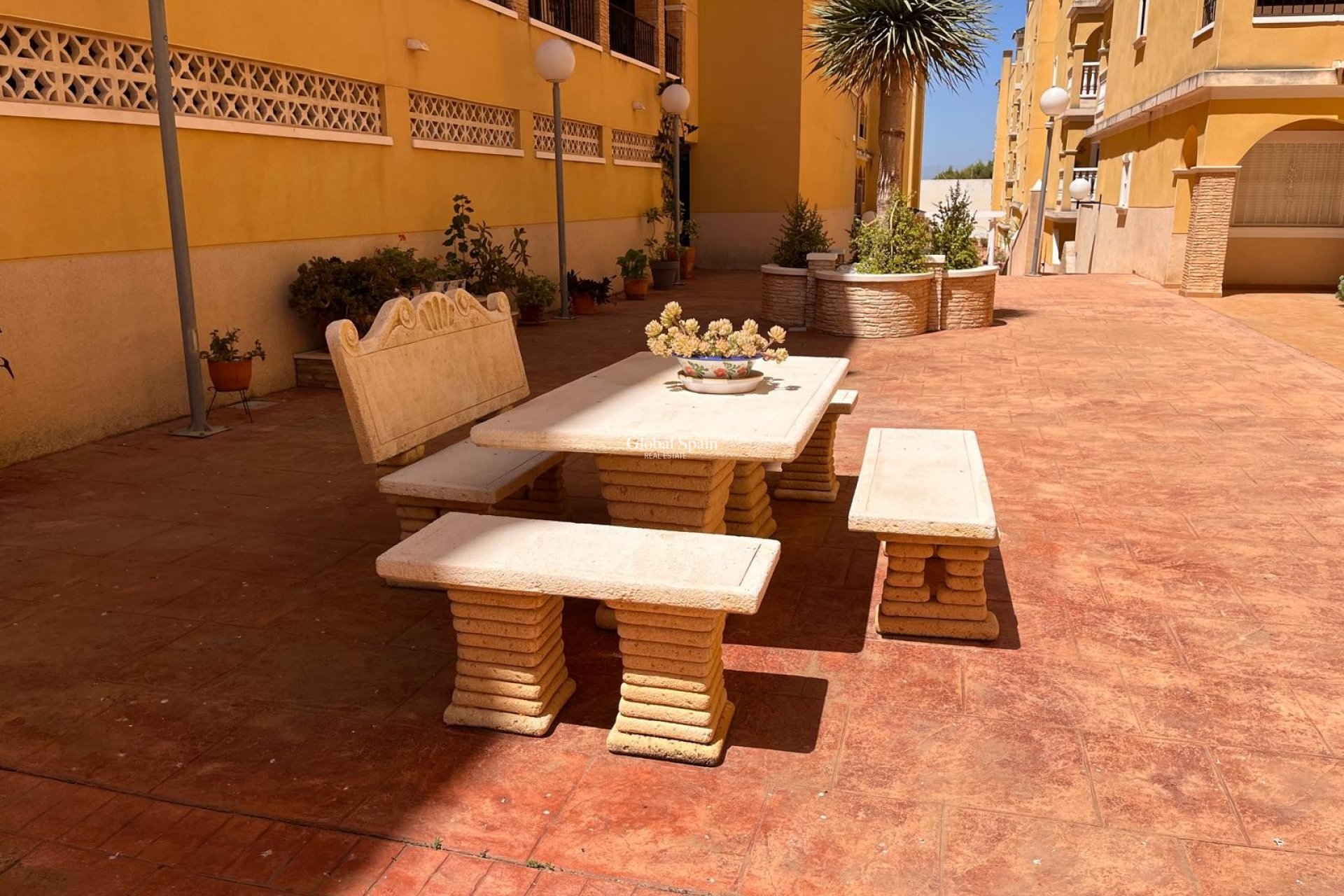 Wederverkoop - APPARTEMENT -
ALGORFA - Inland
