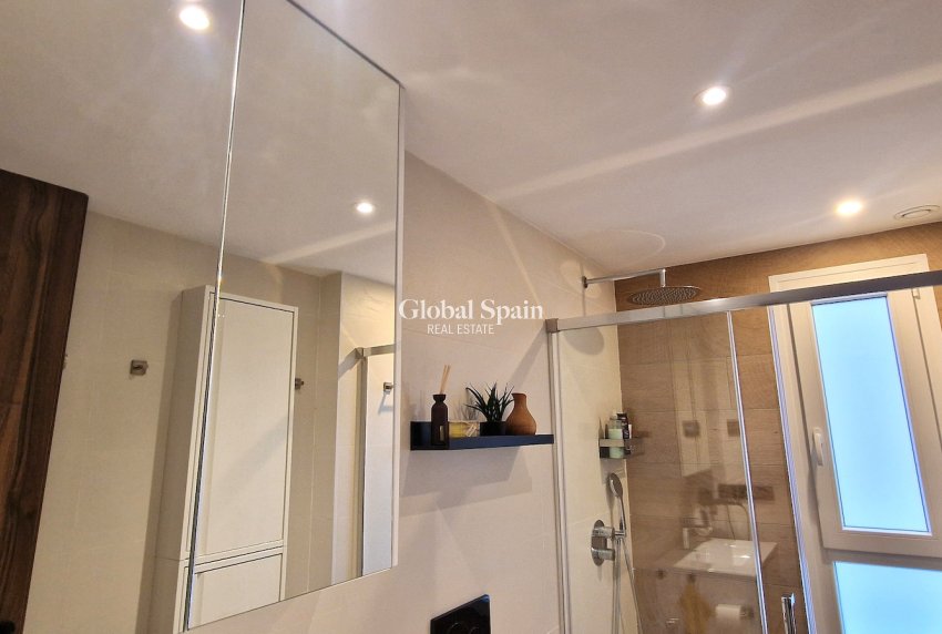 Wederverkoop - APPARTEMENT -
ALGORFA - Inland