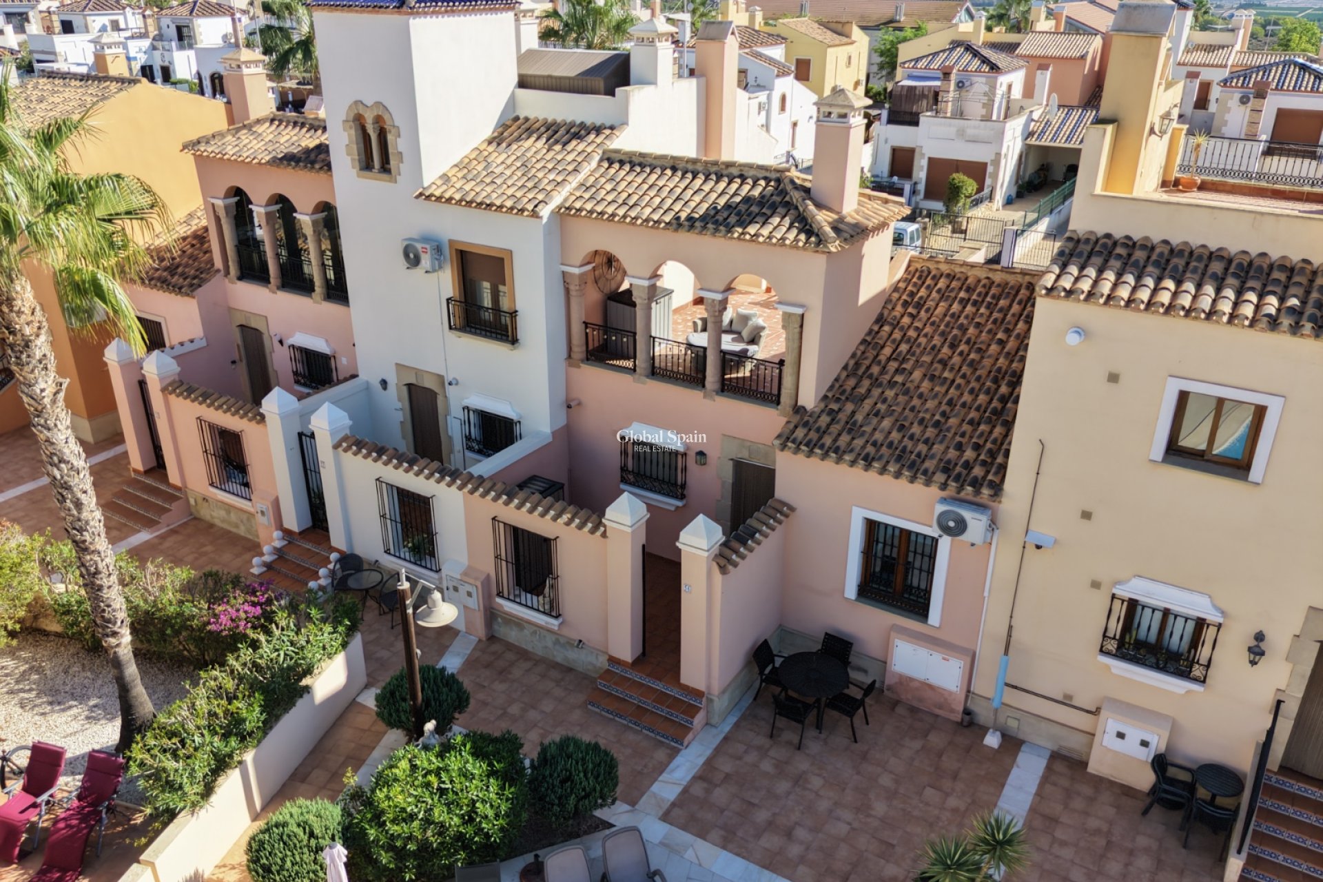 Wederverkoop - APPARTEMENT -
ALGORFA - Inland