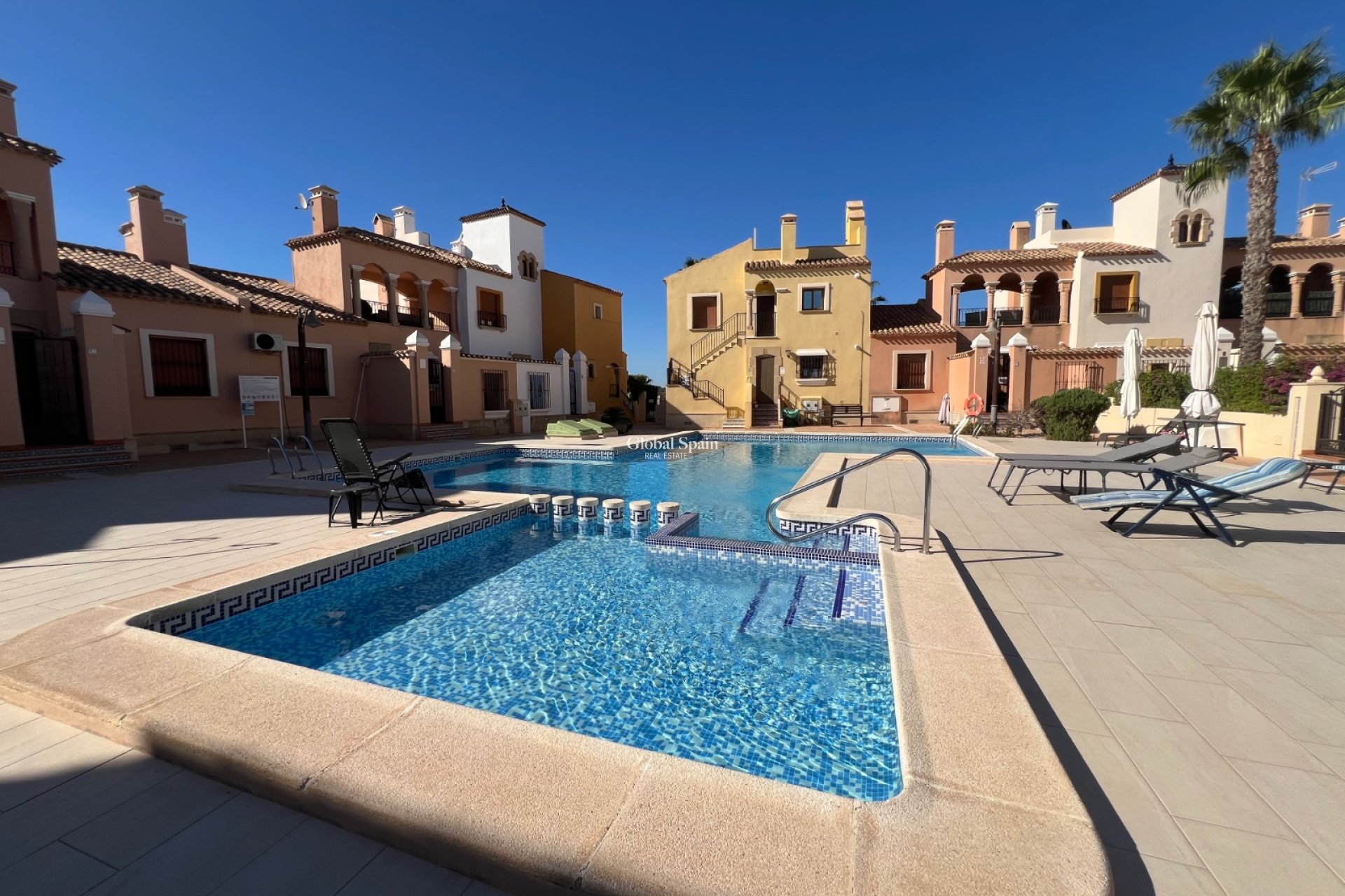 Wederverkoop - APPARTEMENT -
ALGORFA - Inland