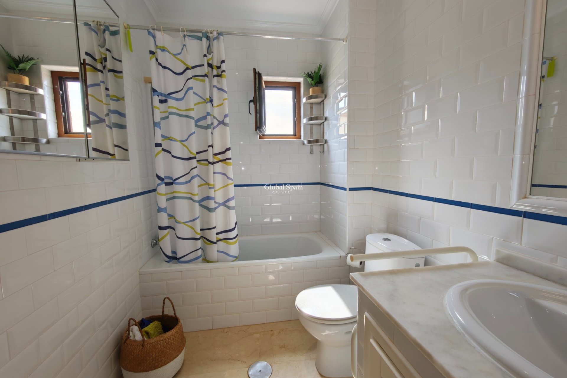 Wederverkoop - APPARTEMENT -
ALGORFA - Inland