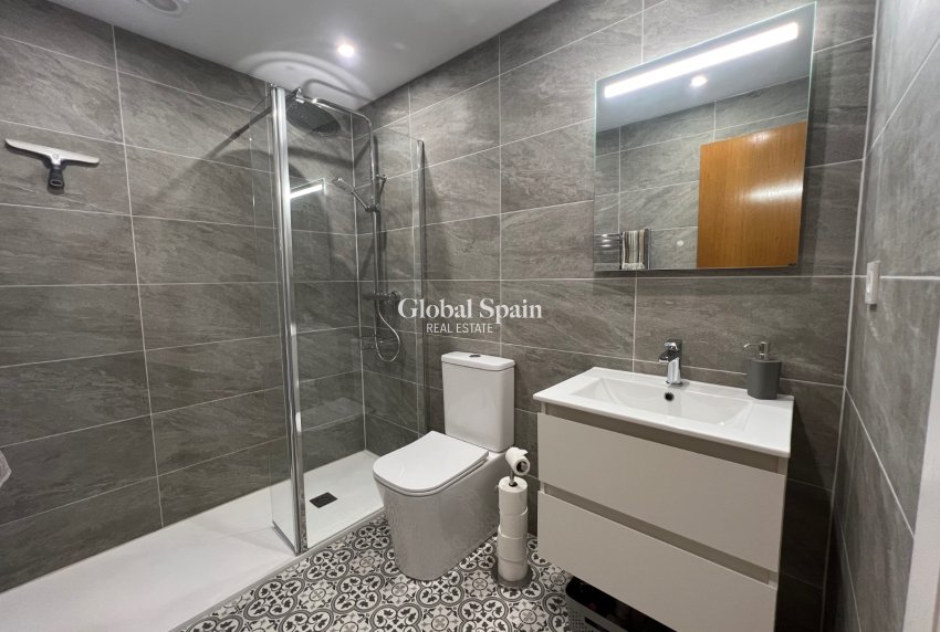 Wederverkoop - APPARTEMENT -
ALGORFA - Inland