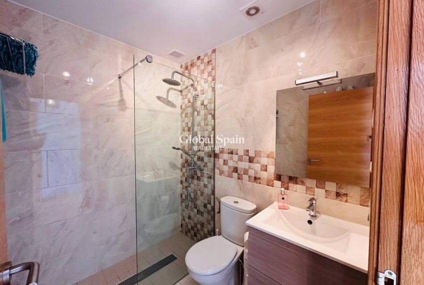 Wederverkoop - APPARTEMENT -
ALHAMA DE MURCIA