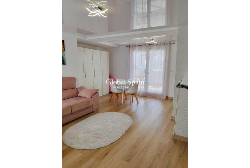 Wederverkoop - APPARTEMENT -
ALICANTE - Altozano