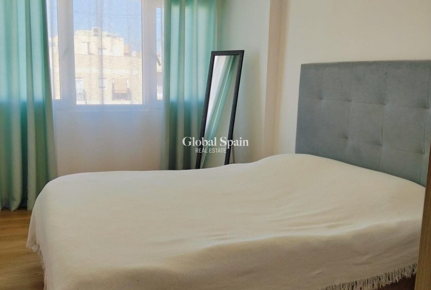Wederverkoop - APPARTEMENT -
ALICANTE - Altozano