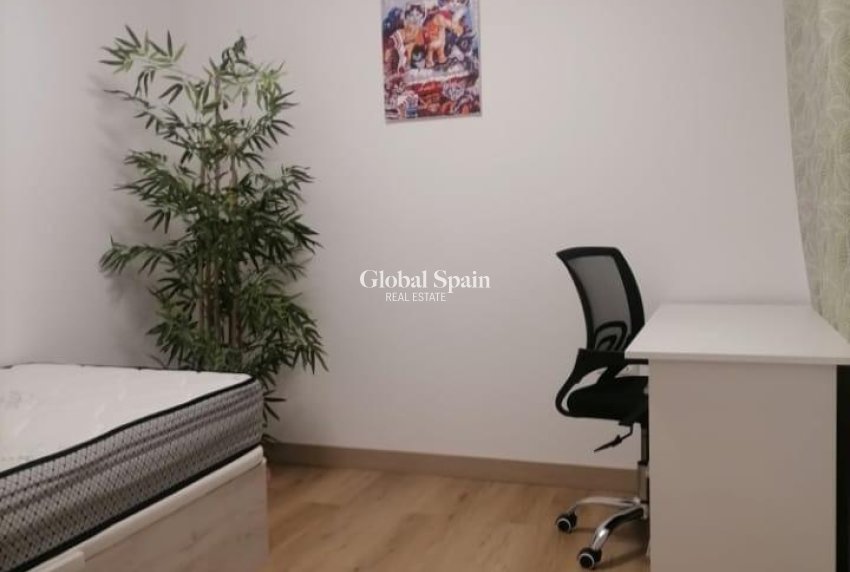 Wederverkoop - APPARTEMENT -
ALICANTE - Altozano