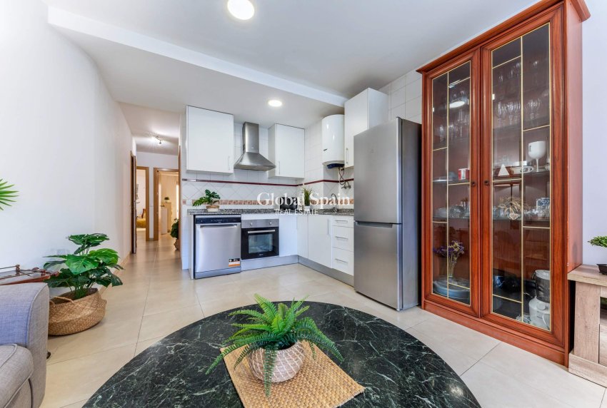 Wederverkoop - APPARTEMENT -
ALICANTE - CAROLINAS