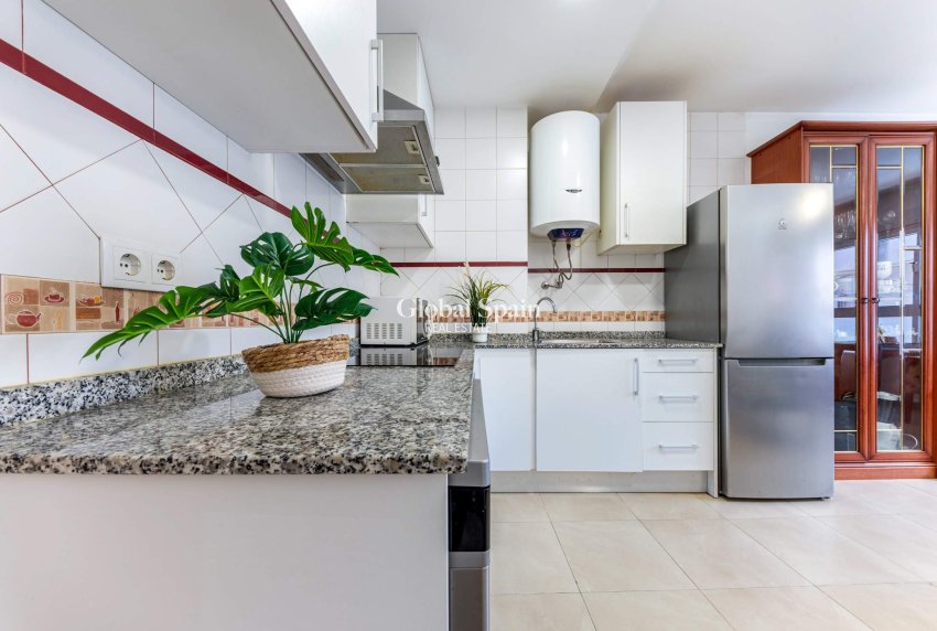 Wederverkoop - APPARTEMENT -
ALICANTE - CAROLINAS